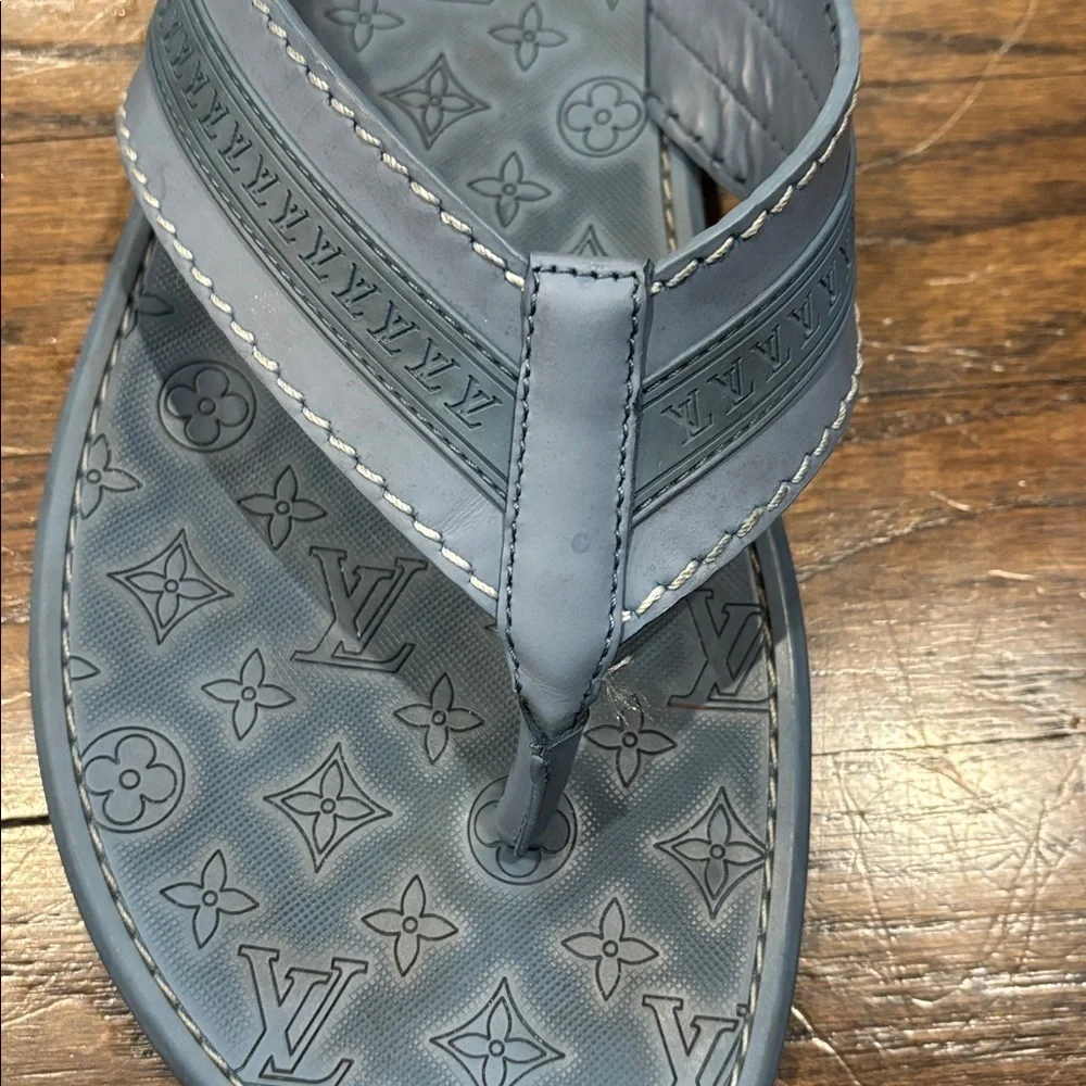 Louis Vuitton Slate Blue Monogram Thong Sandals - size 9 - Picture 5 of 6